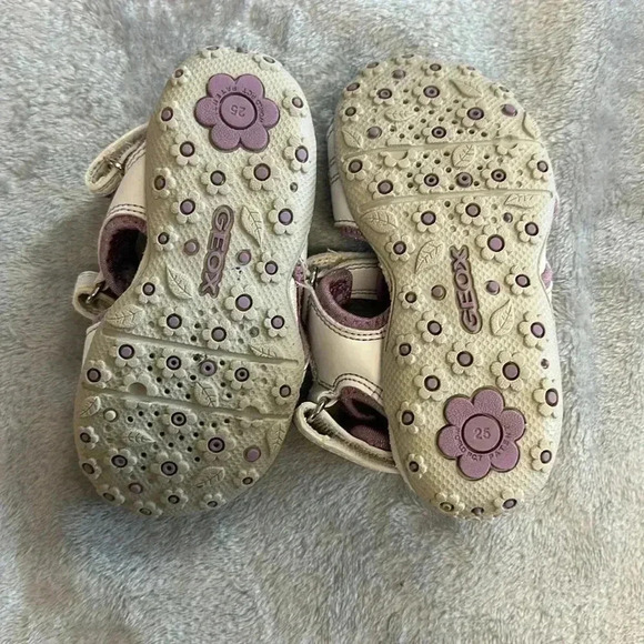 Geox - Summer Sandals with velcro closures. Size 8.5 - Picture 4 of 6